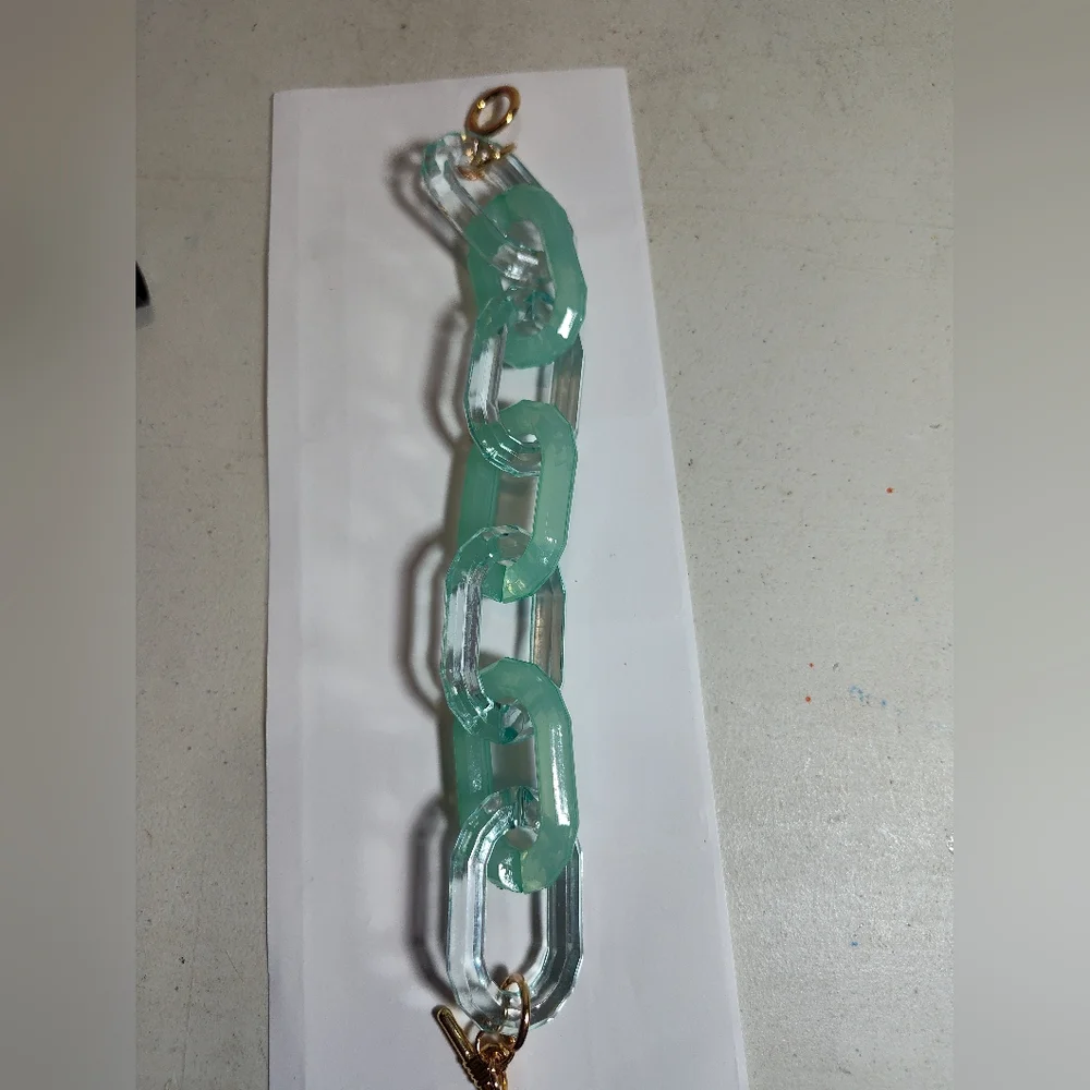Elegant Gold and Aqua Chain Bracelet
